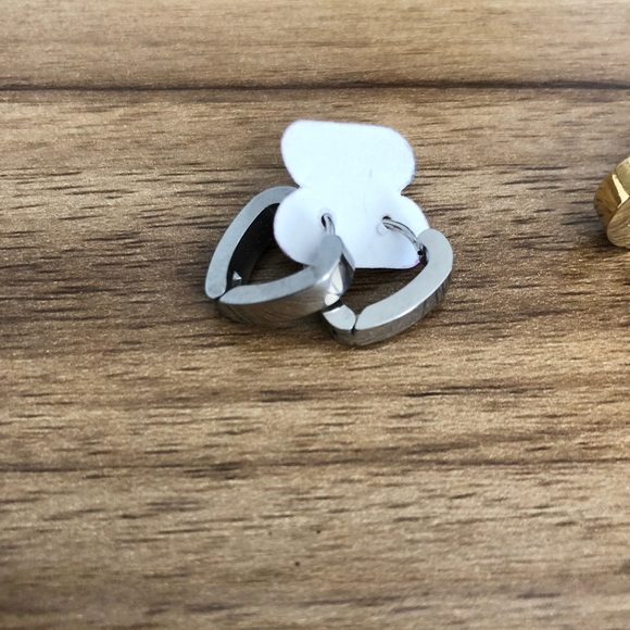 Assorted Earrings - Picture 3 of 7